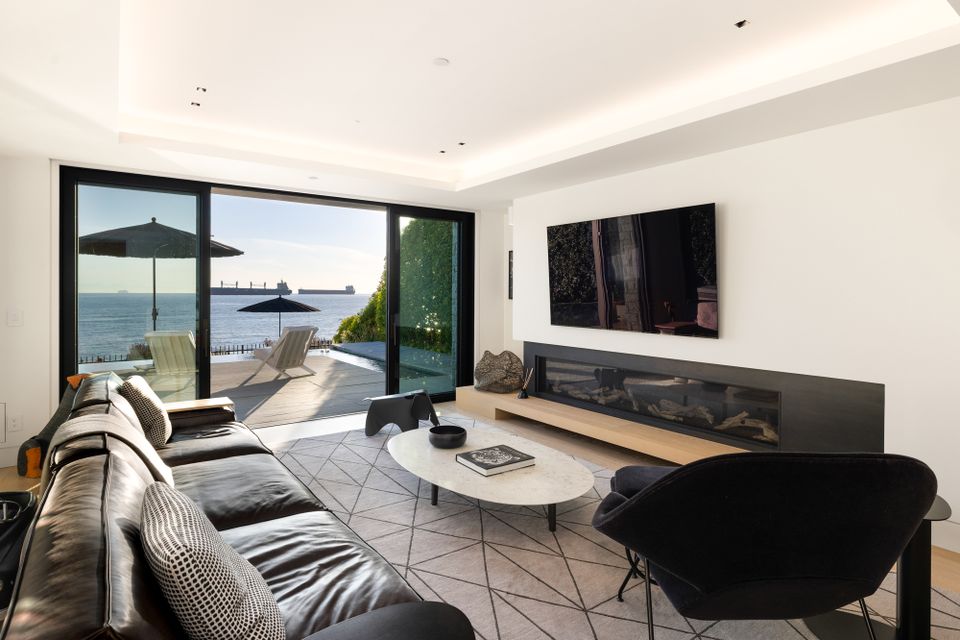 3156-travers-ave-5973 at 3156 Travers Avenue, West Bay, West Vancouver