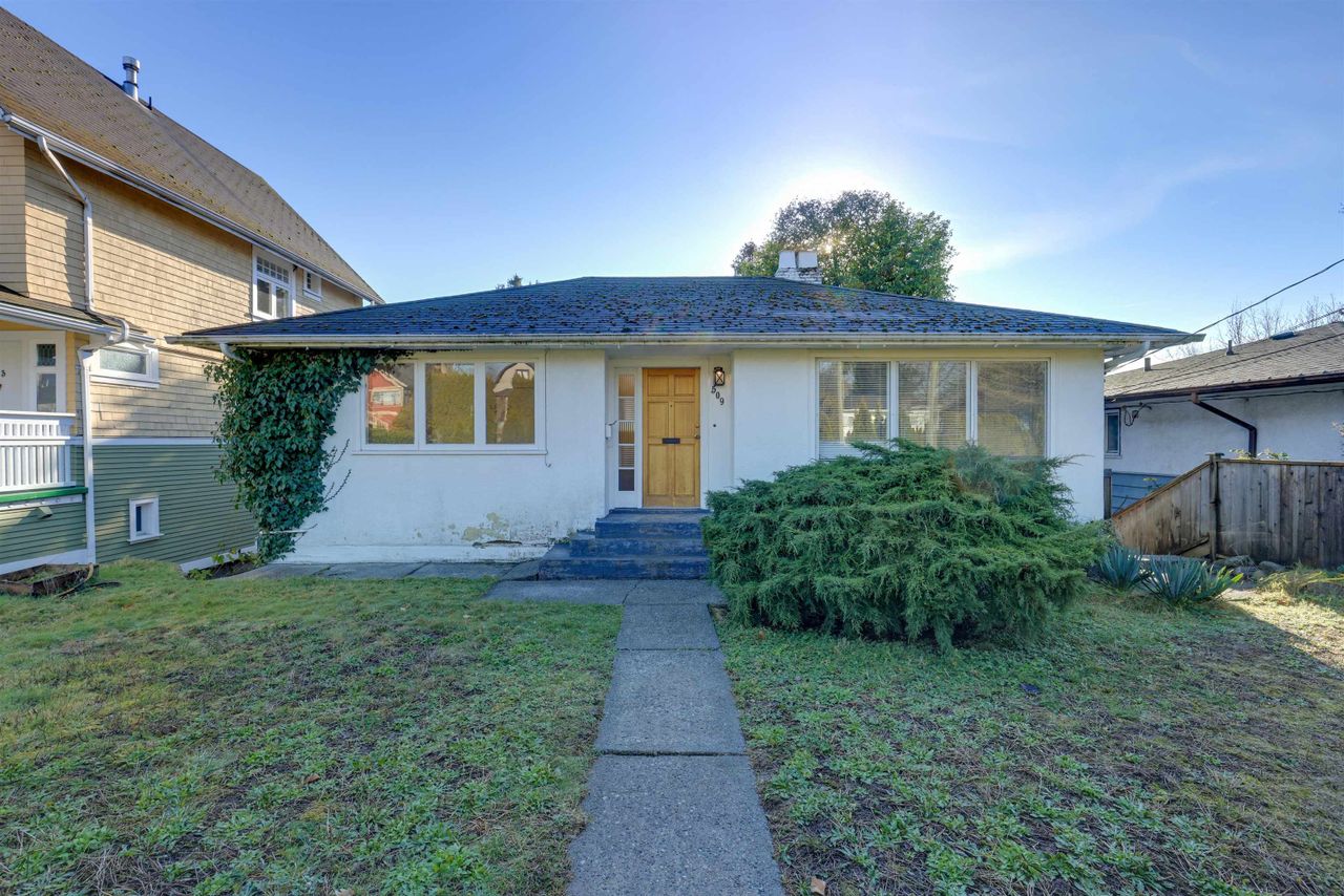 509 E Keith Road, Queensbury, North Vancouver 
