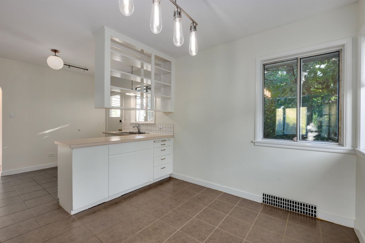 509-e-keith-road-queensbury-north-vancouver-06 at 509 E Keith Road, Queensbury, North Vancouver