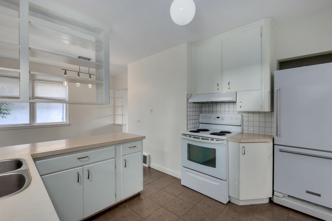 509-e-keith-road-queensbury-north-vancouver-09 at 509 E Keith Road, Queensbury, North Vancouver