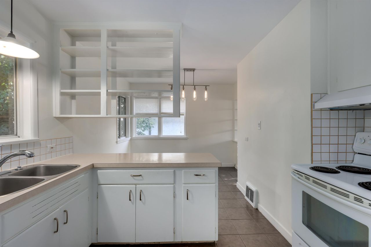 509-e-keith-road-queensbury-north-vancouver-11 at 509 E Keith Road, Queensbury, North Vancouver