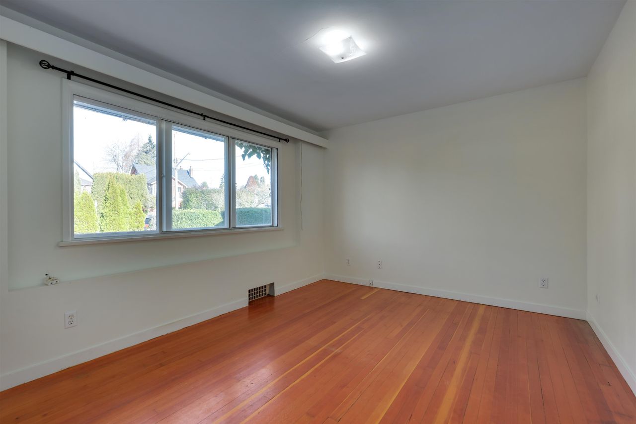 509-e-keith-road-queensbury-north-vancouver-12 at 509 E Keith Road, Queensbury, North Vancouver