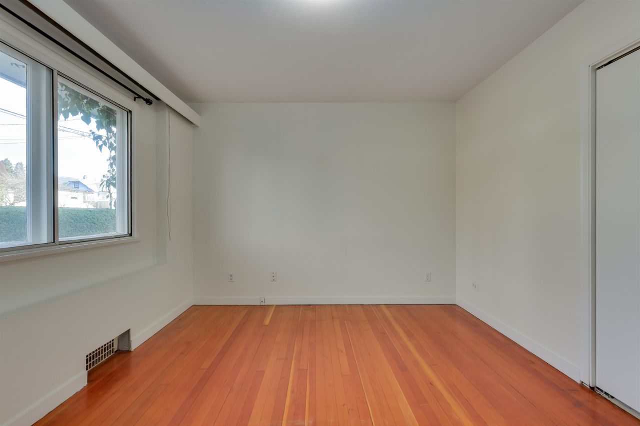 509-e-keith-road-queensbury-north-vancouver-13 at 509 E Keith Road, Queensbury, North Vancouver