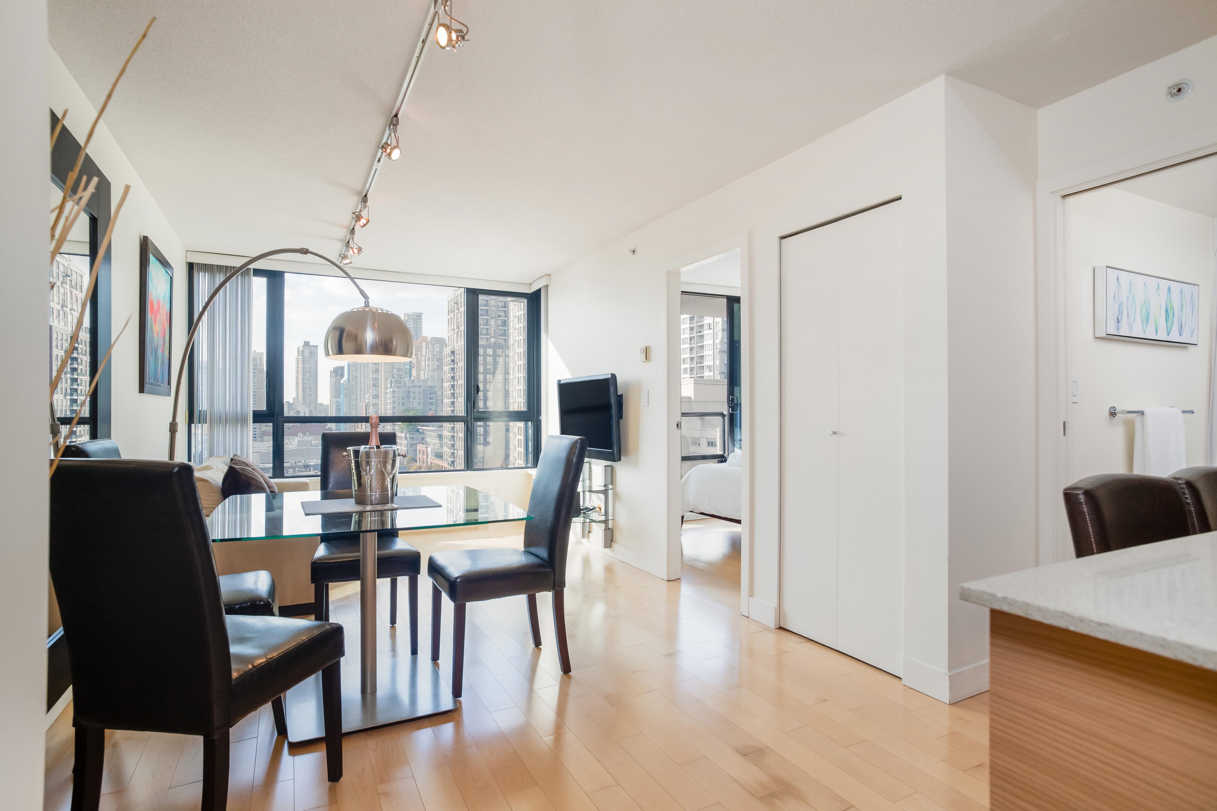 1110 - 928 Homer, Vancouver West 