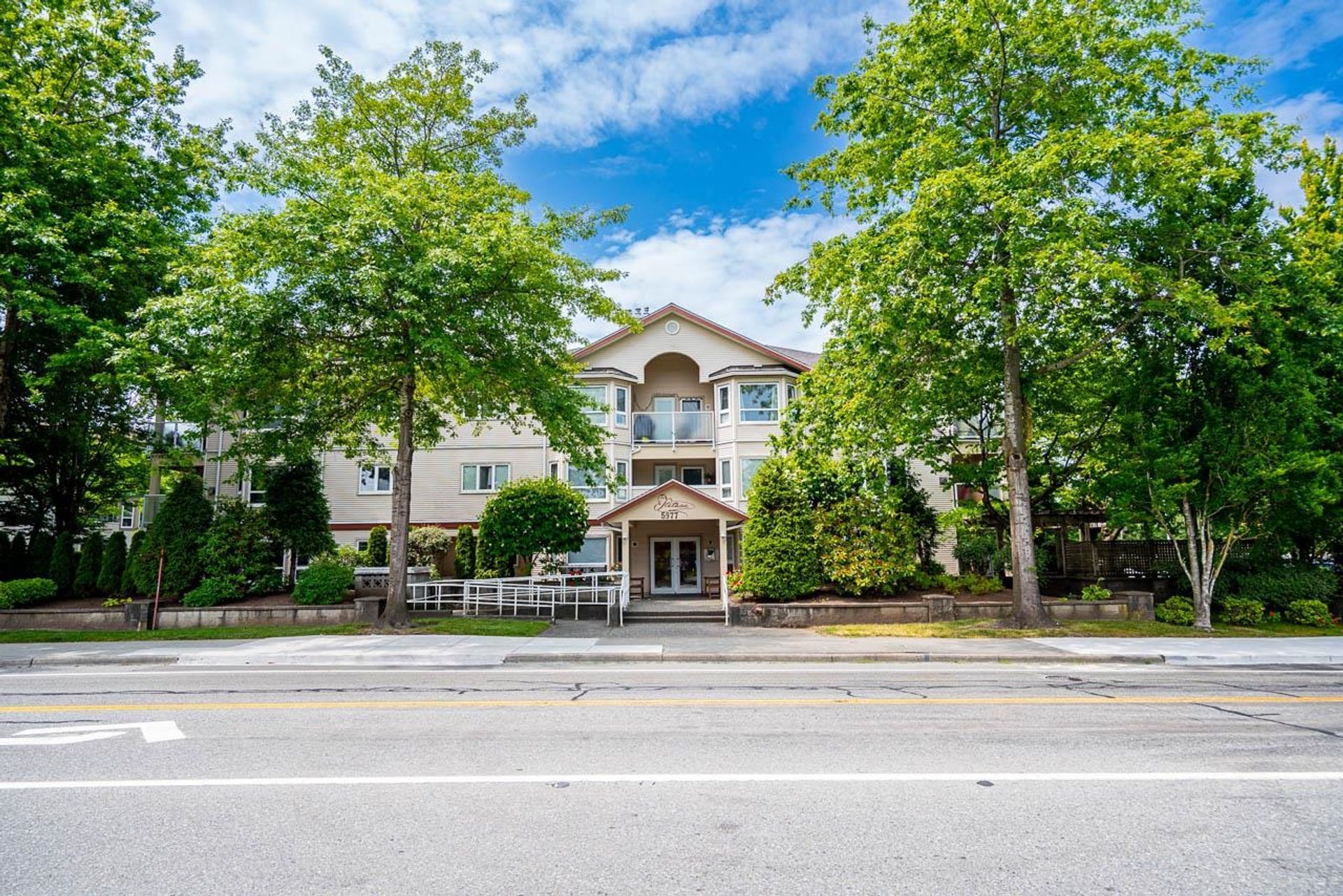 110 - 5977 177b Street, Cloverdale BC, Cloverdale 