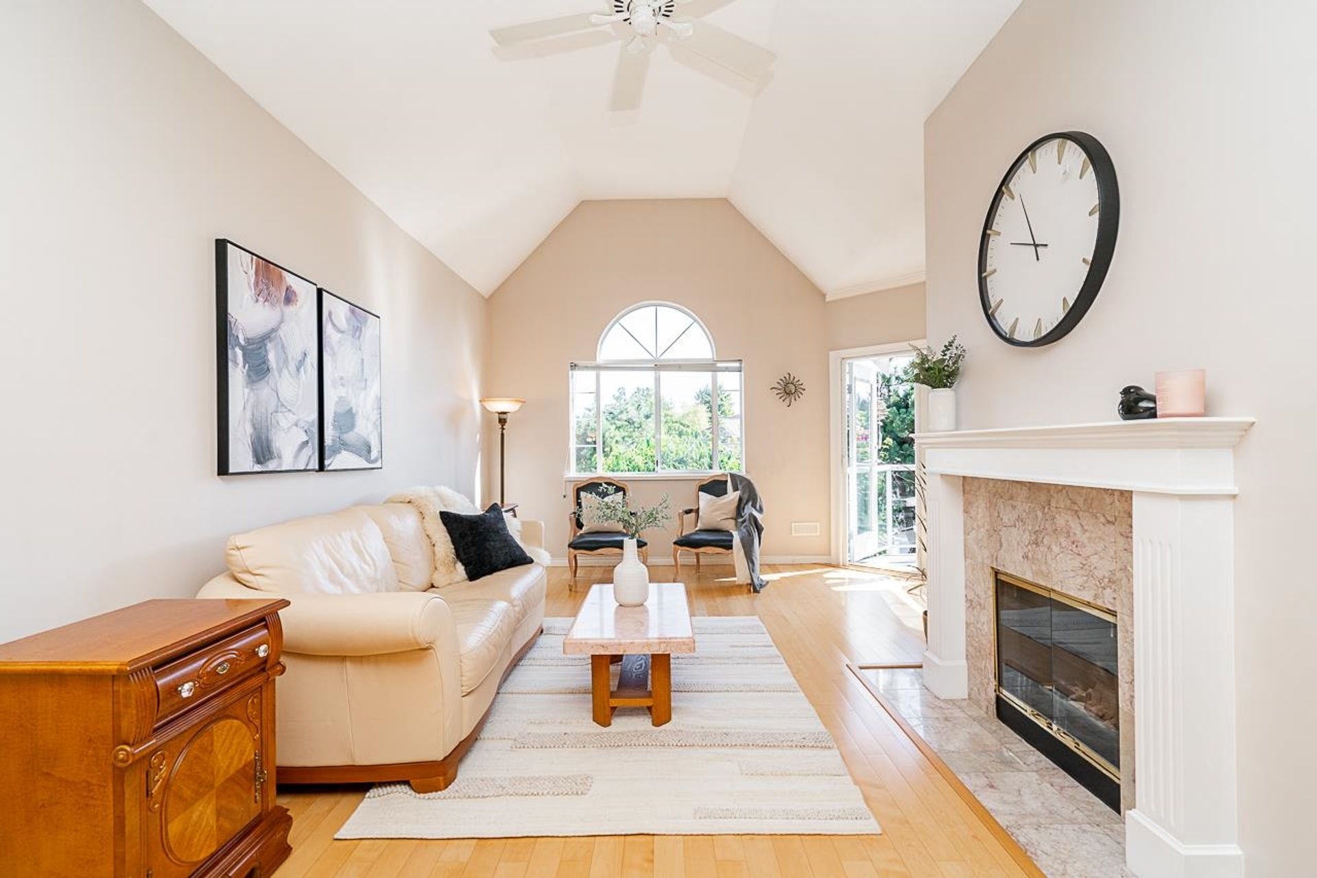 201 - 25 Richmond Street, Fraserview NW, New Westminster 