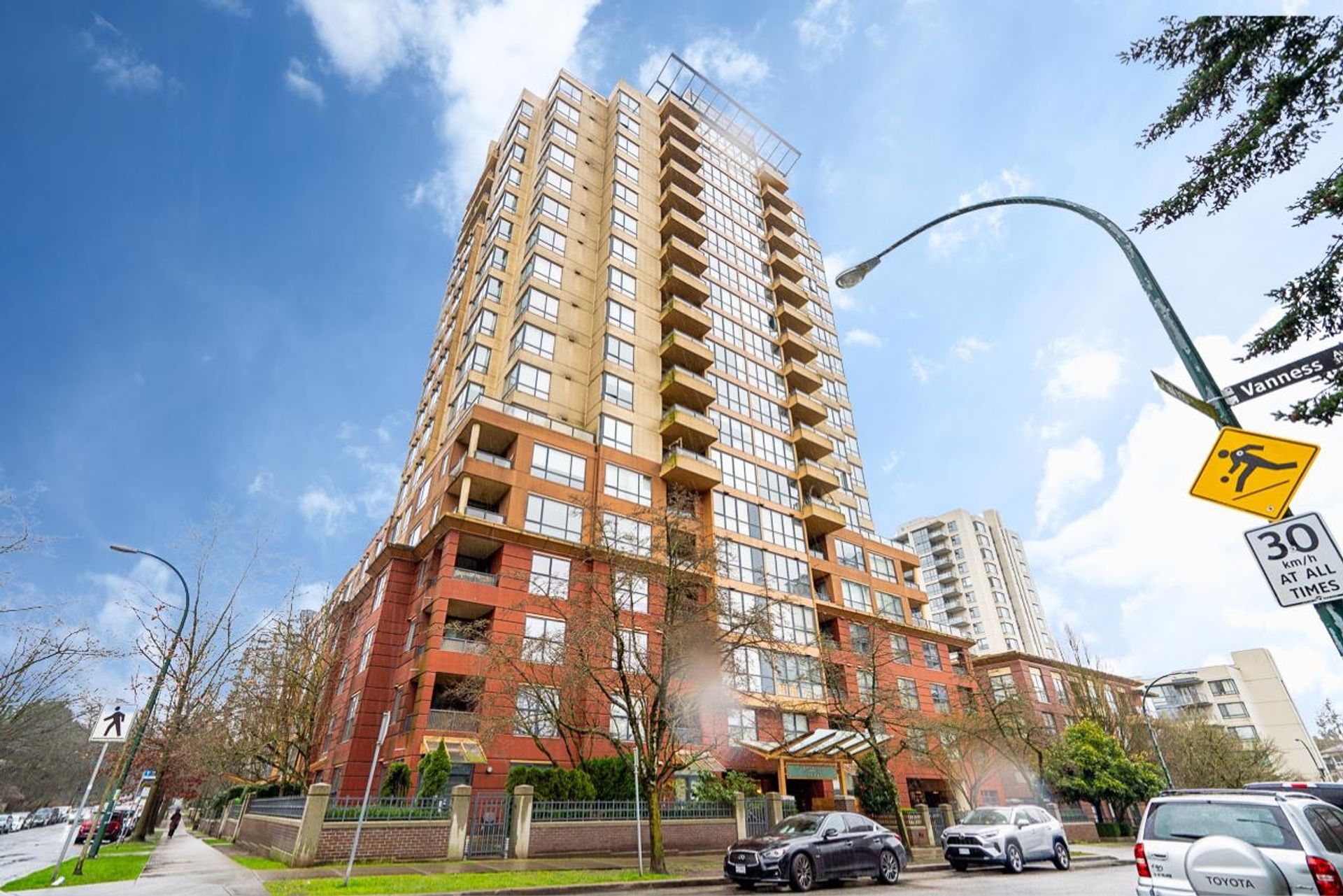 1710 - 5288 Melbourne Street, Collingwood VE, Vancouver East 