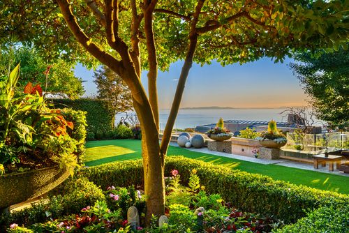 artgallerypic-1240-32510-2400x1601 at  The Labyrinth, South Surrey White Rock