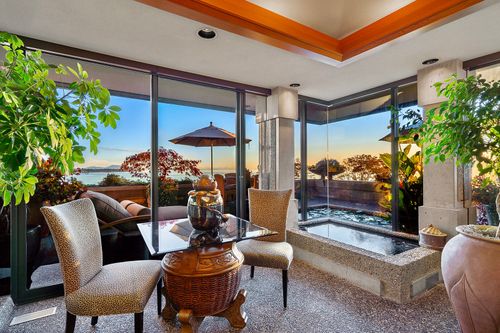 artgallerypic-1240-32520-2400x1598 at  The Labyrinth, South Surrey White Rock