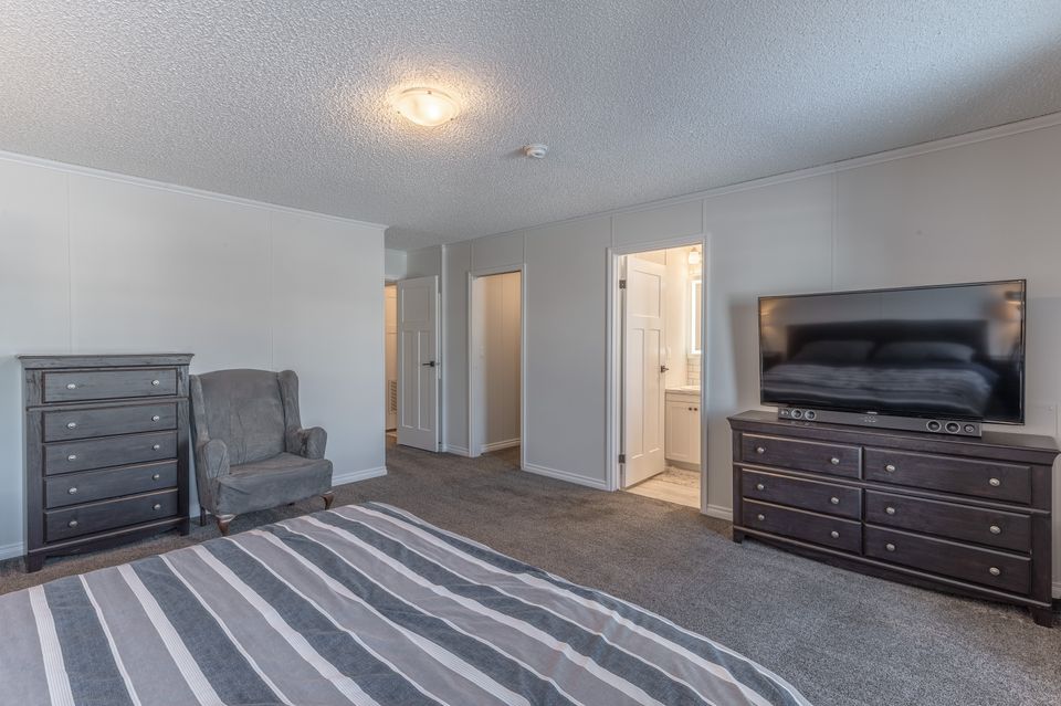 220-hall-crescent-hdr-16 at 220 Hall Crescent, Lakeshore, Yellowknife