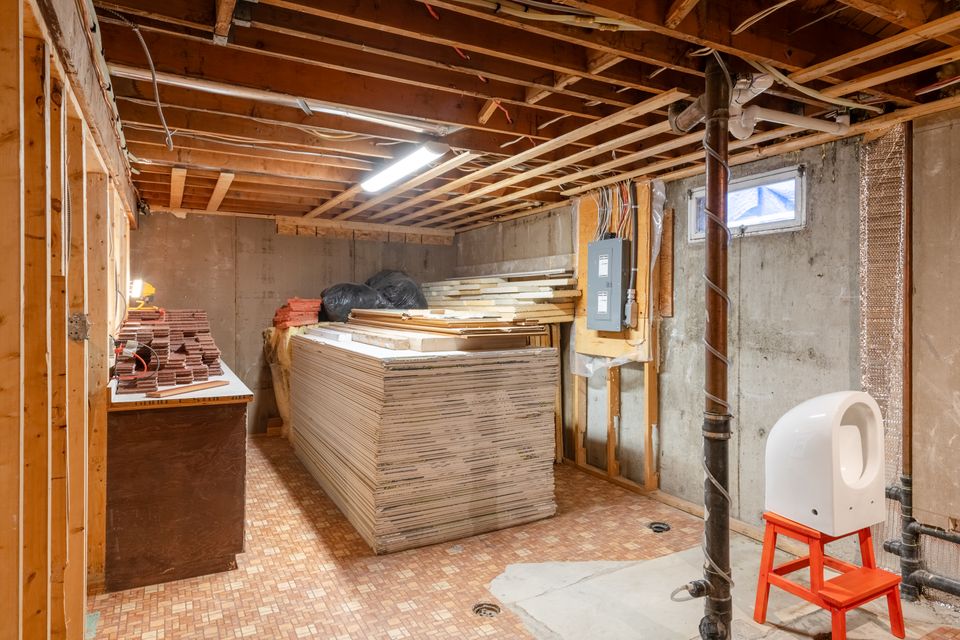 5605-51a-avenue-hdr-4 at 5606 51 A Avenue, Downtown, Yellowknife