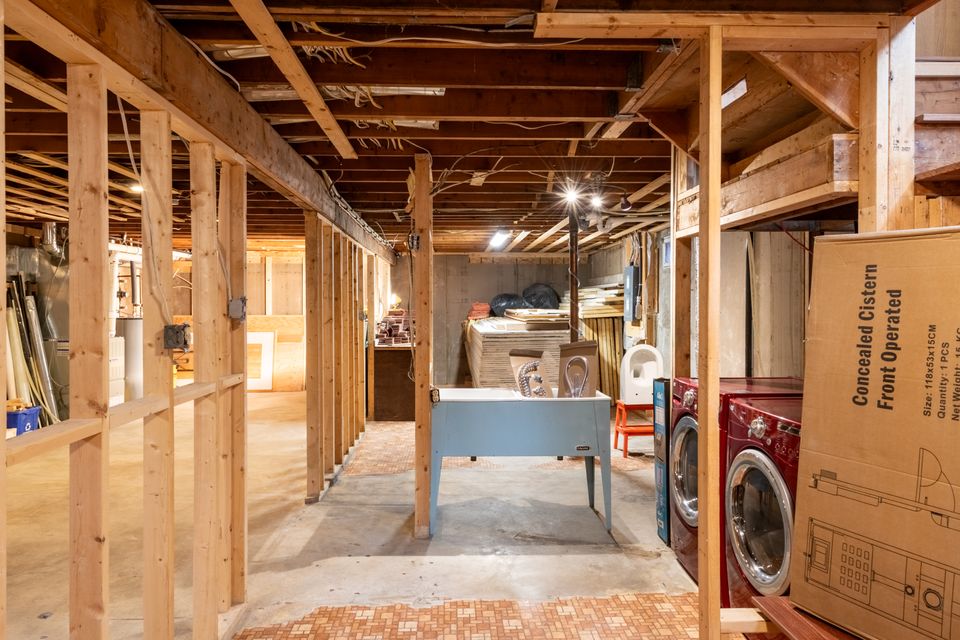 5605-51a-avenue-hdr-6 at 5606 51 A Avenue, Downtown, Yellowknife