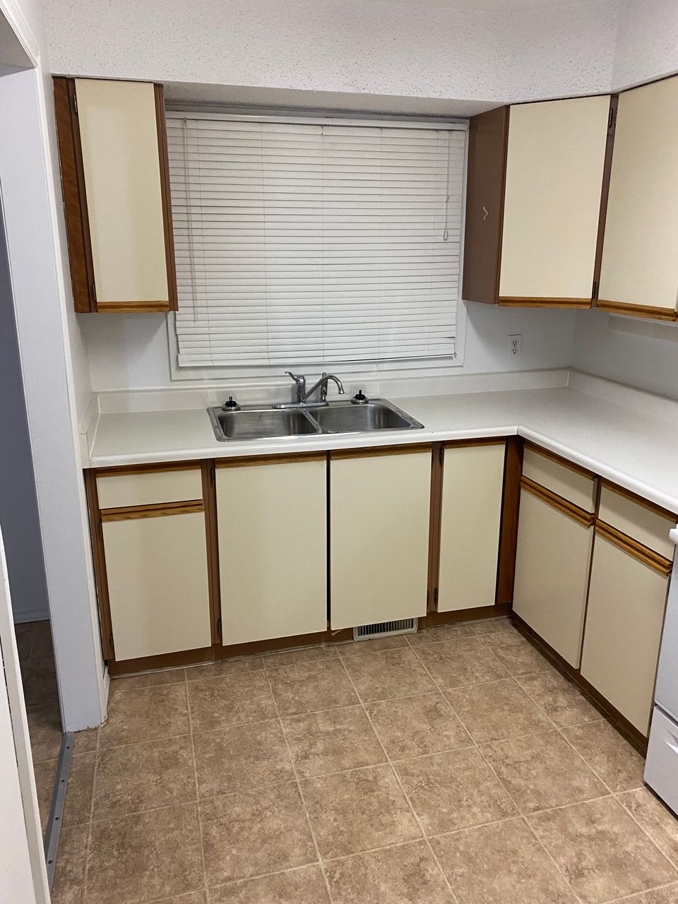 img-5869 at 4A Sahcho Avenue, Norman Wells