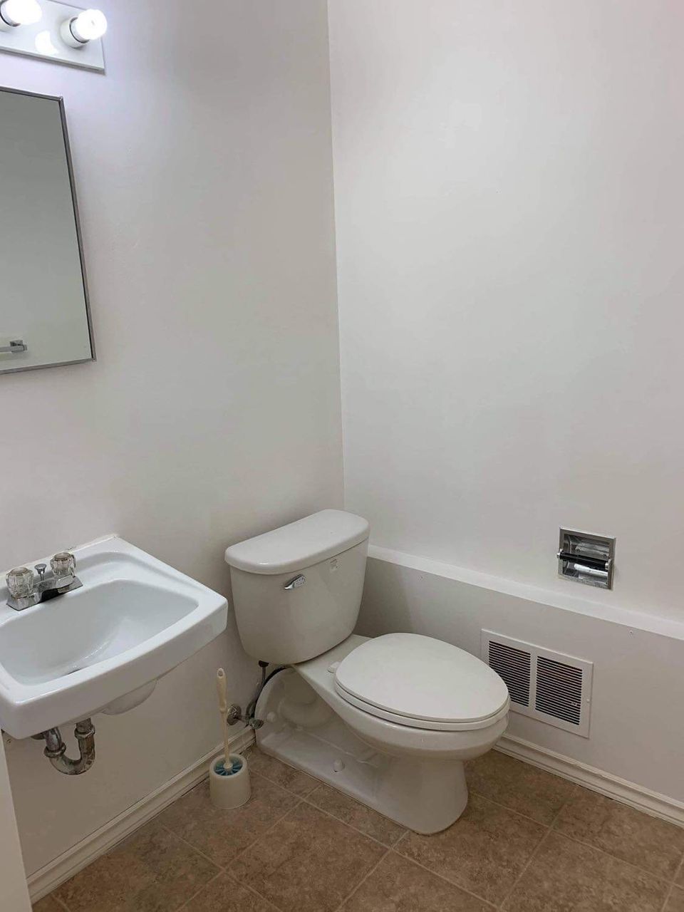 img-5915 at 4B Sahcho Avenue, Norman Wells