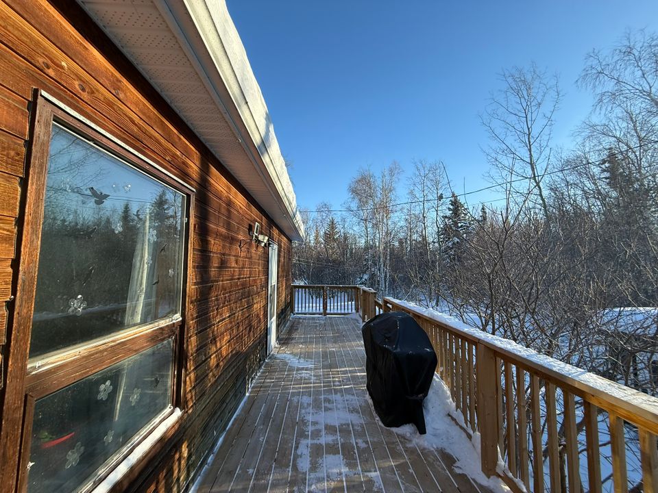 Side Deck at 48042 Mackenzie Highway, Hay River