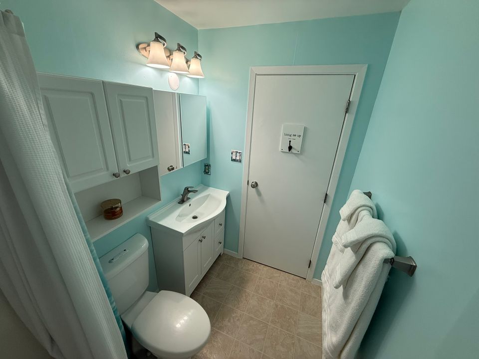 Bathroom (1) at 48042 Mackenzie Highway, Hay River