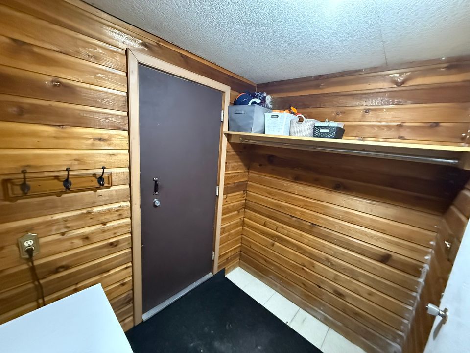 Front Porch (1) at 48042 Mackenzie Highway, Hay River