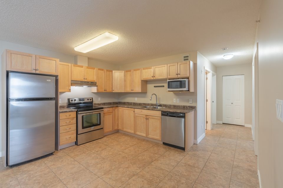 4094854schooldr-12 at 409 - 4854 School Draw Avenue, Downtown, Yellowknife