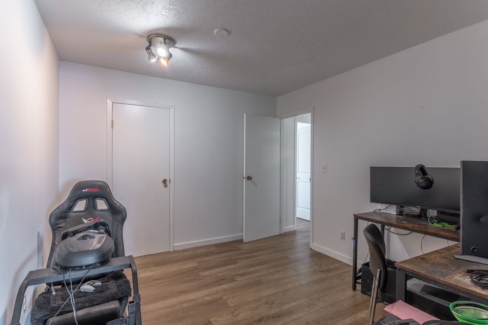 2-glowach-court-hdr-18 at 2 Glowach Court, Frame Lake, Yellowknife