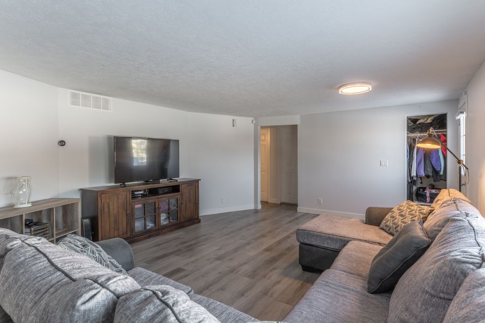 230-woolgar-avenue-hdr-7 at 230 Woolgar Avenue, Frame Lake, Yellowknife