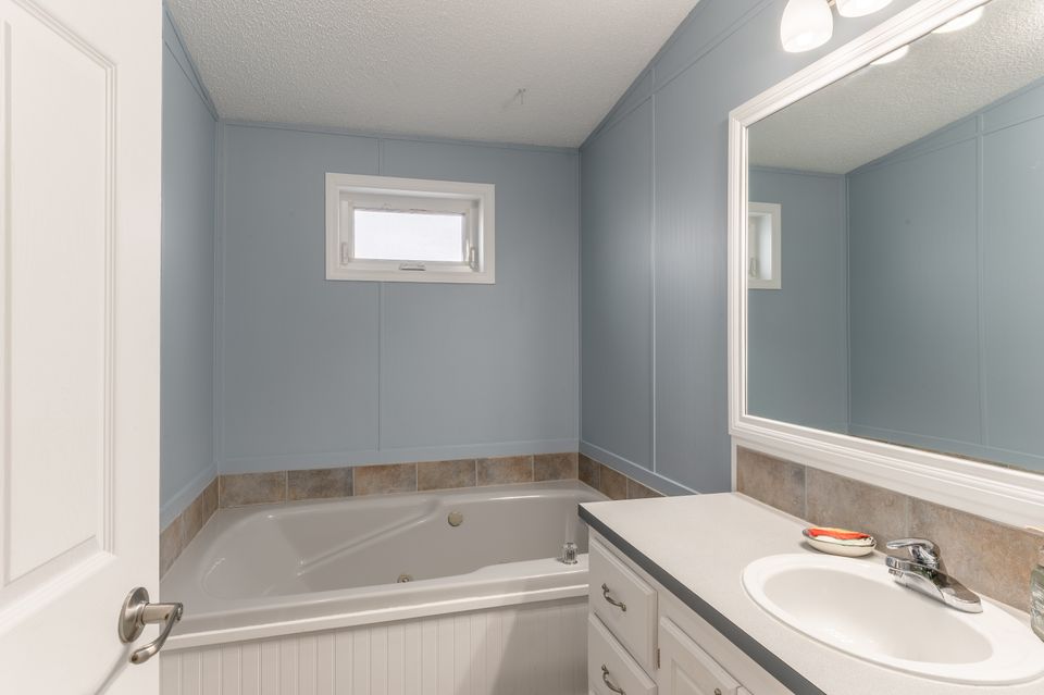 126-herriman-road-hdr-11 at 126 Herriman Road, Range Lake, Yellowknife