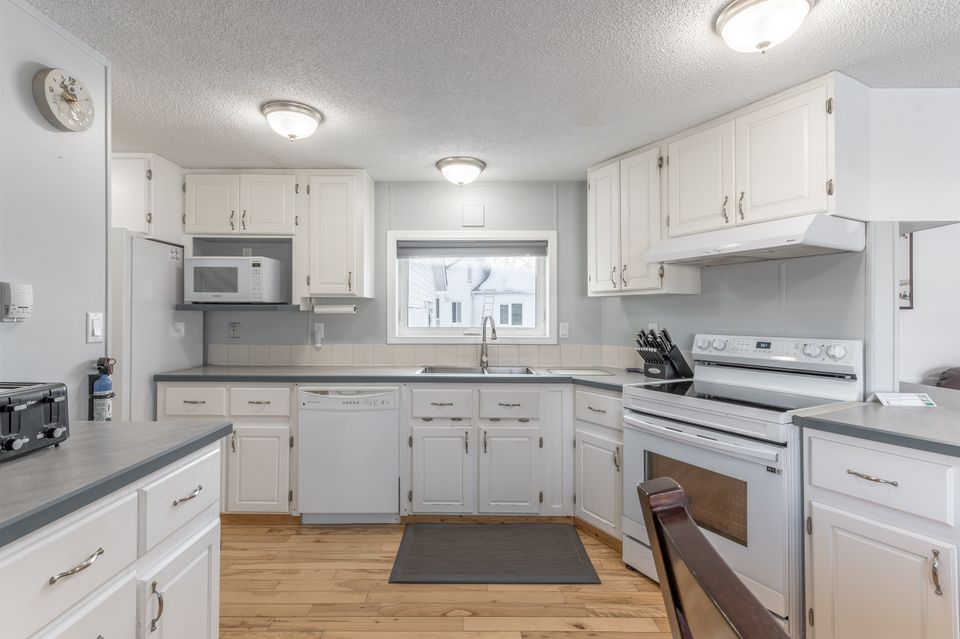 126-herriman-road-hdr-8 at 126 Herriman Road, Range Lake, Yellowknife