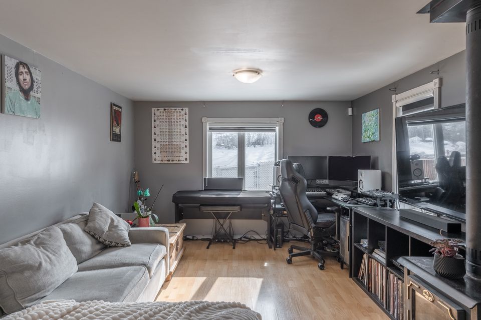 4205-49a-trails-end-hdr-1 at 4205 49a Avenue, Downtown, Yellowknife