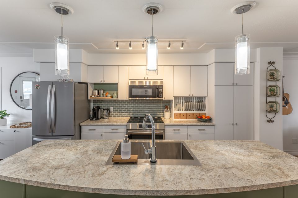 1-4924-43rd-street-hdr-5 at 1 4924 43rd Street, Downtown, Yellowknife