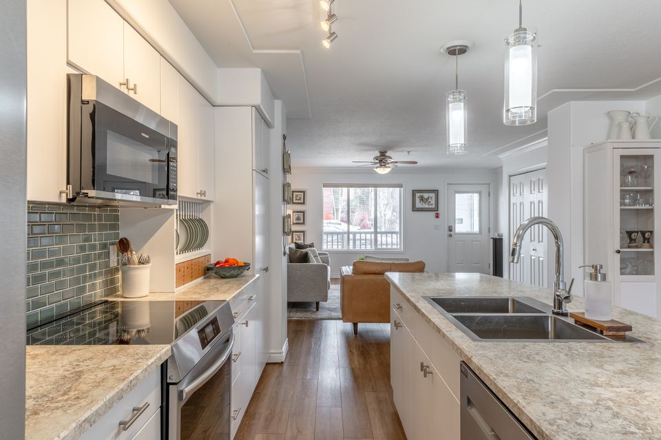 1-4924-43rd-street-hdr-7 at 1 4924 43rd Street, Downtown, Yellowknife