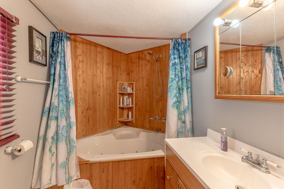 15-lamoureaux-drive-hdr-6 at 15 Lamoureux, Range Lake, Yellowknife