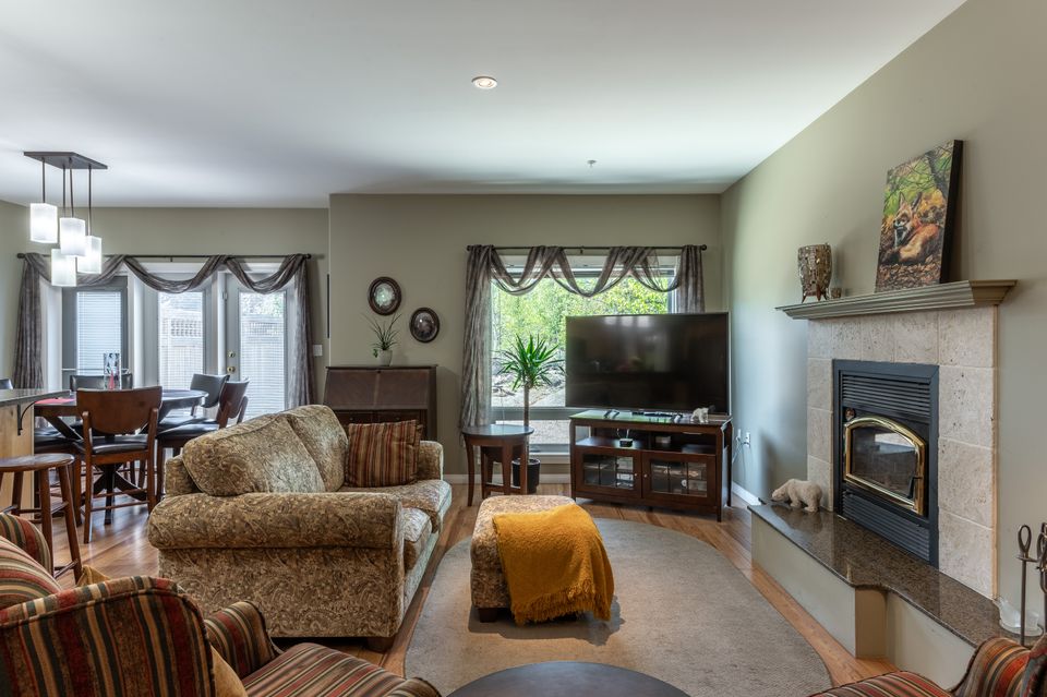 Livingroom 3 at B - 107 Driscoll Road, Niven, Yellowknife