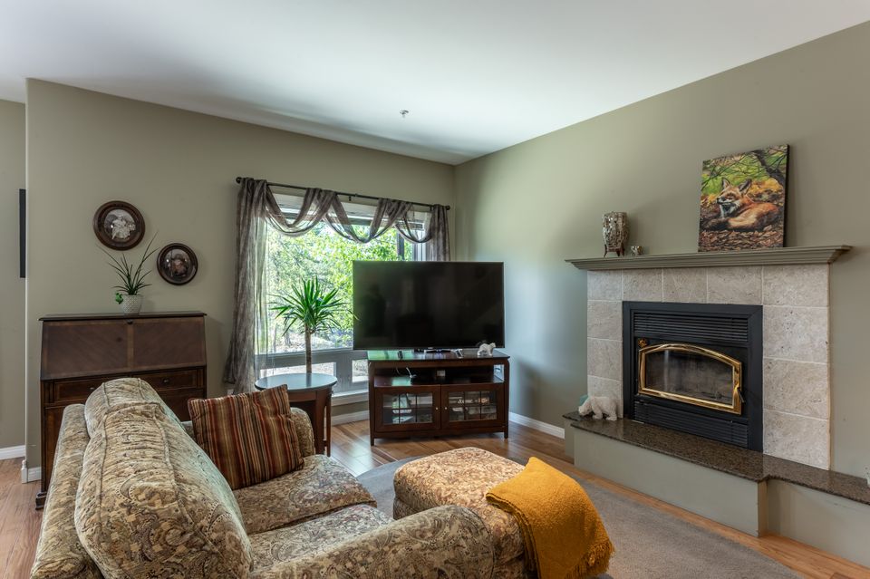 Livingroom 1 at B - 107 Driscoll Road, Niven, Yellowknife