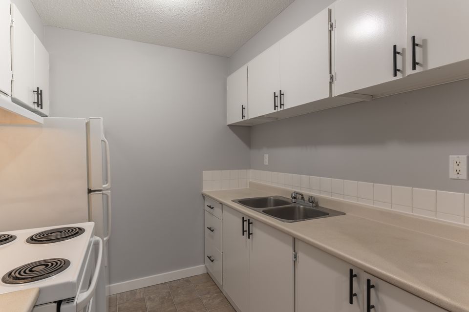 207-dorset-hdr-4 at 207 - 5123 53 Street, Downtown, Yellowknife