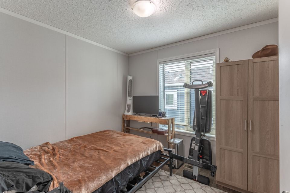 230-hall-crescent-hdr-18 at 230 Hall Crescent, Lakeshore, Yellowknife