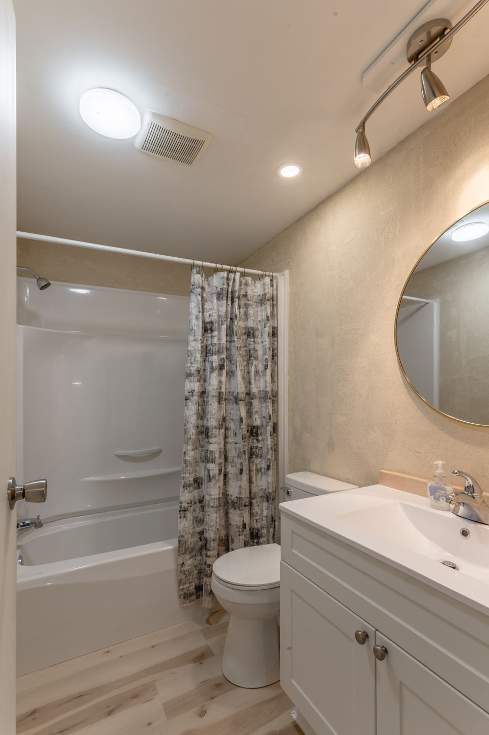 124-hall-crescent-hdr-1 at 124 Borden Drive, Range Lake, Yellowknife