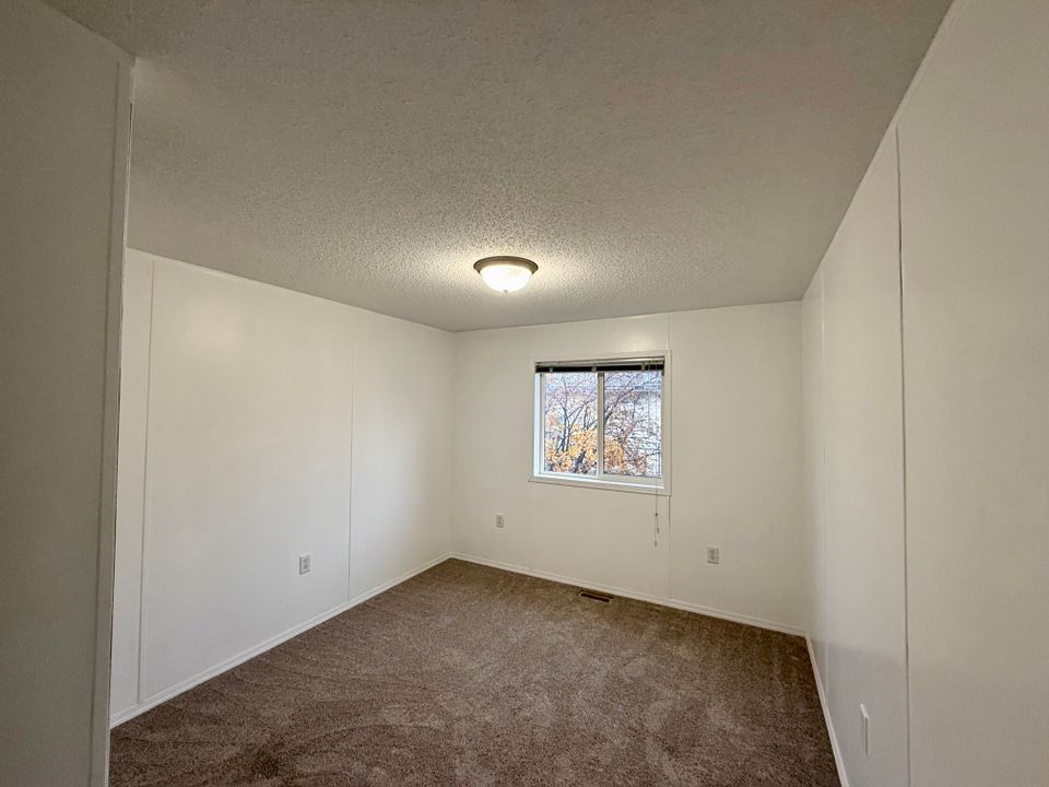 img_5759 at 19 Tamarac Crescent, Fort Smith