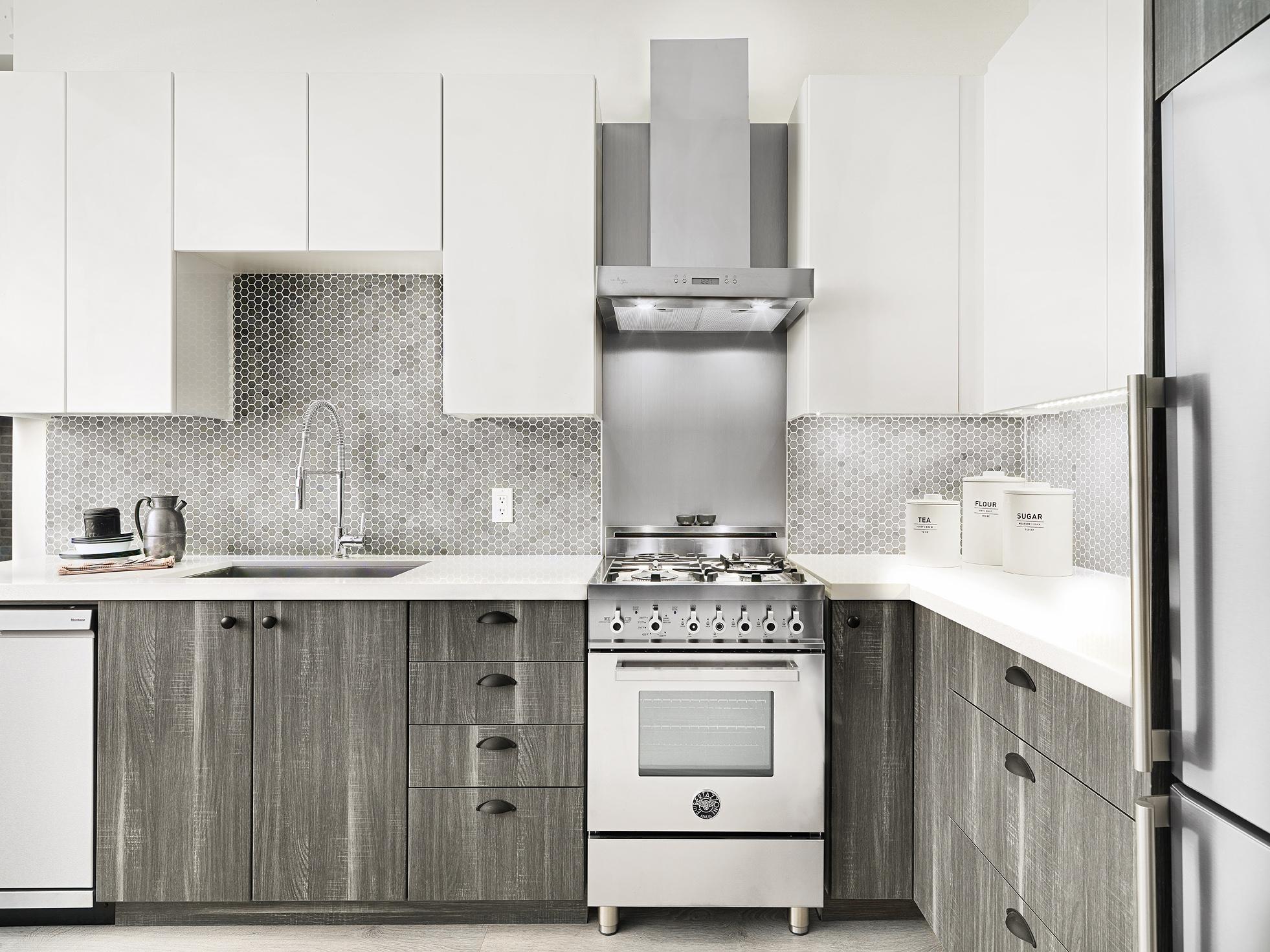 319 - 311 E  Avenue, Mount Pleasant VE, Vancouver East photo number 1