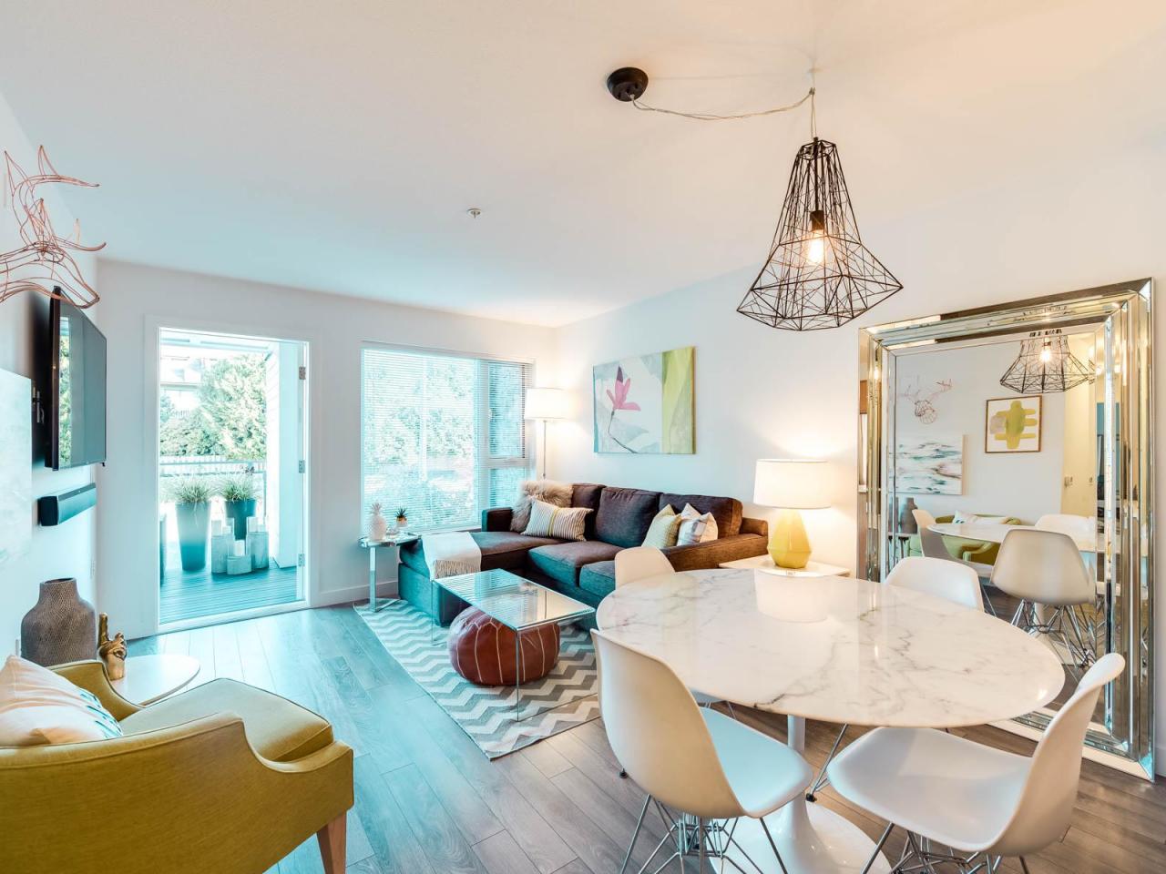 207 - 221 E 3rd Street, Lower Lonsdale, North Vancouver photo number 1