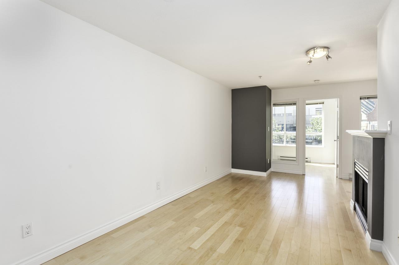 16 at 204 - 3939 HASTINGS ST, Vancouver Heights, Burnaby North 16 at 204 - 3939 HASTINGS ST, Vancouver Heights, Burnaby North