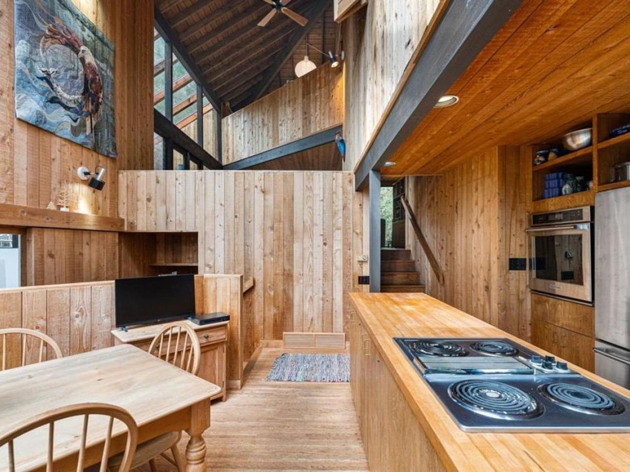 3891 Bayridge Avenue, Bayridge, West Vancouver photo number 1