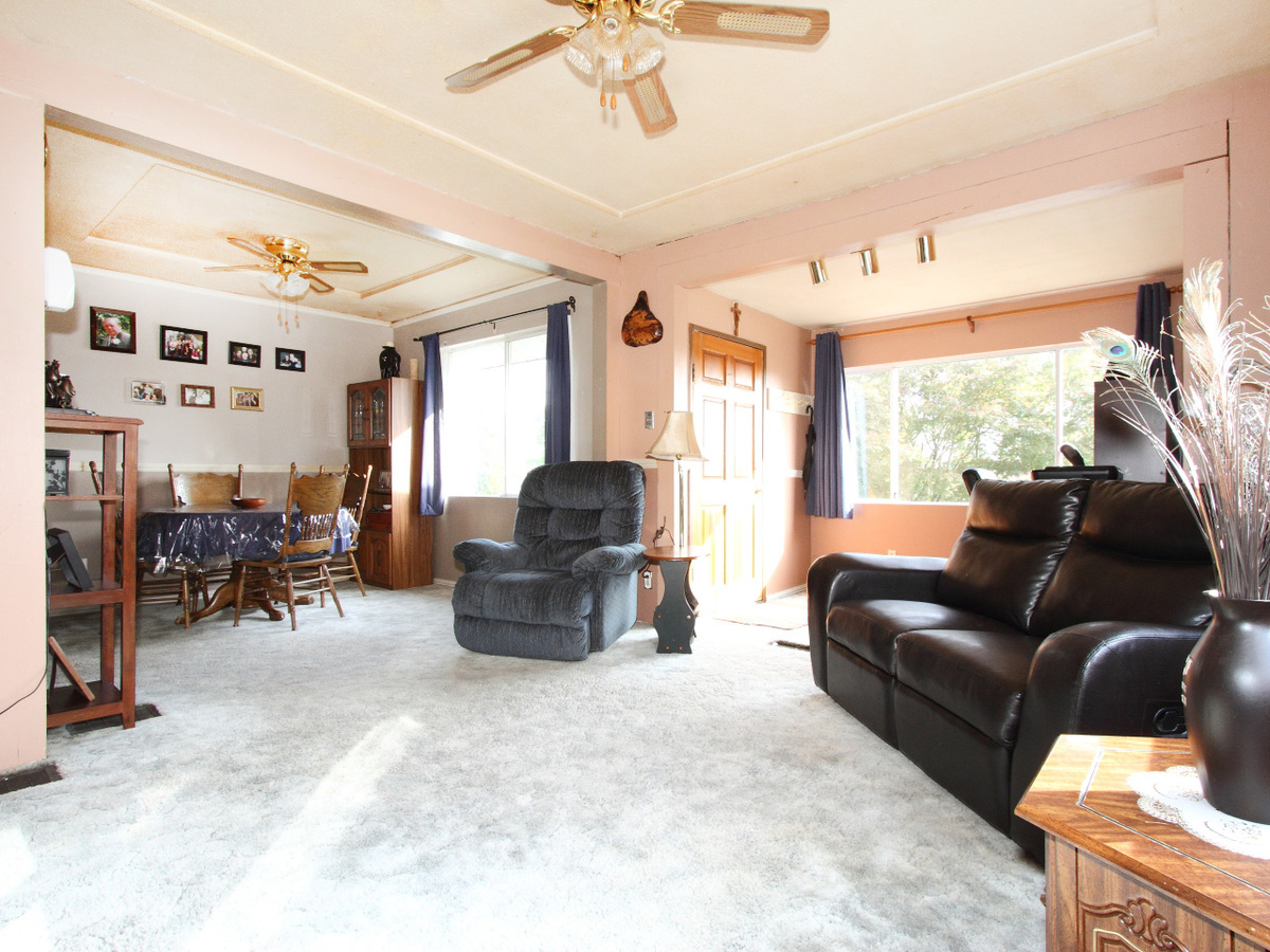 4 at 461 Rousseau St, Sapperton, New Westminster 4 at 461 Rousseau St, Sapperton, New Westminster