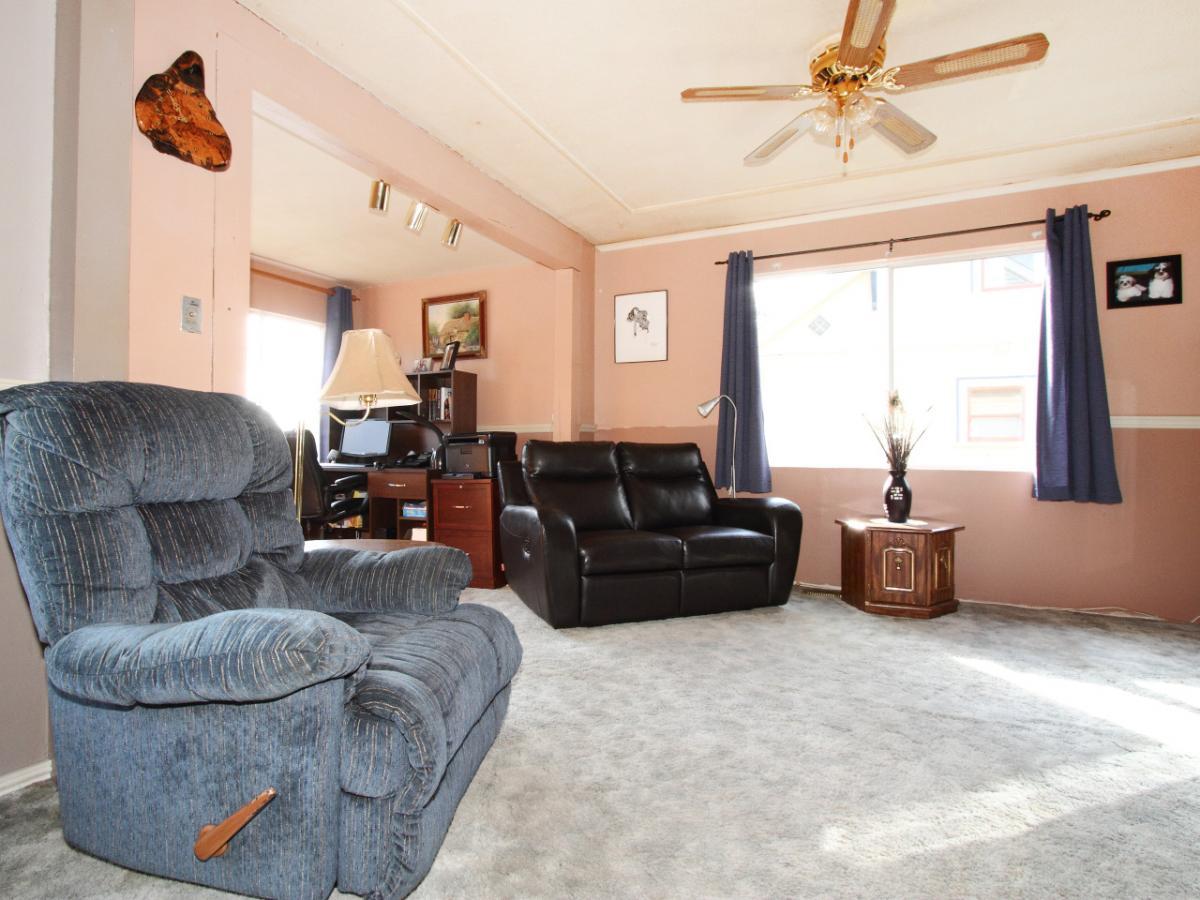 5 at 461 Rousseau St, Sapperton, New Westminster 5 at 461 Rousseau St, Sapperton, New Westminster
