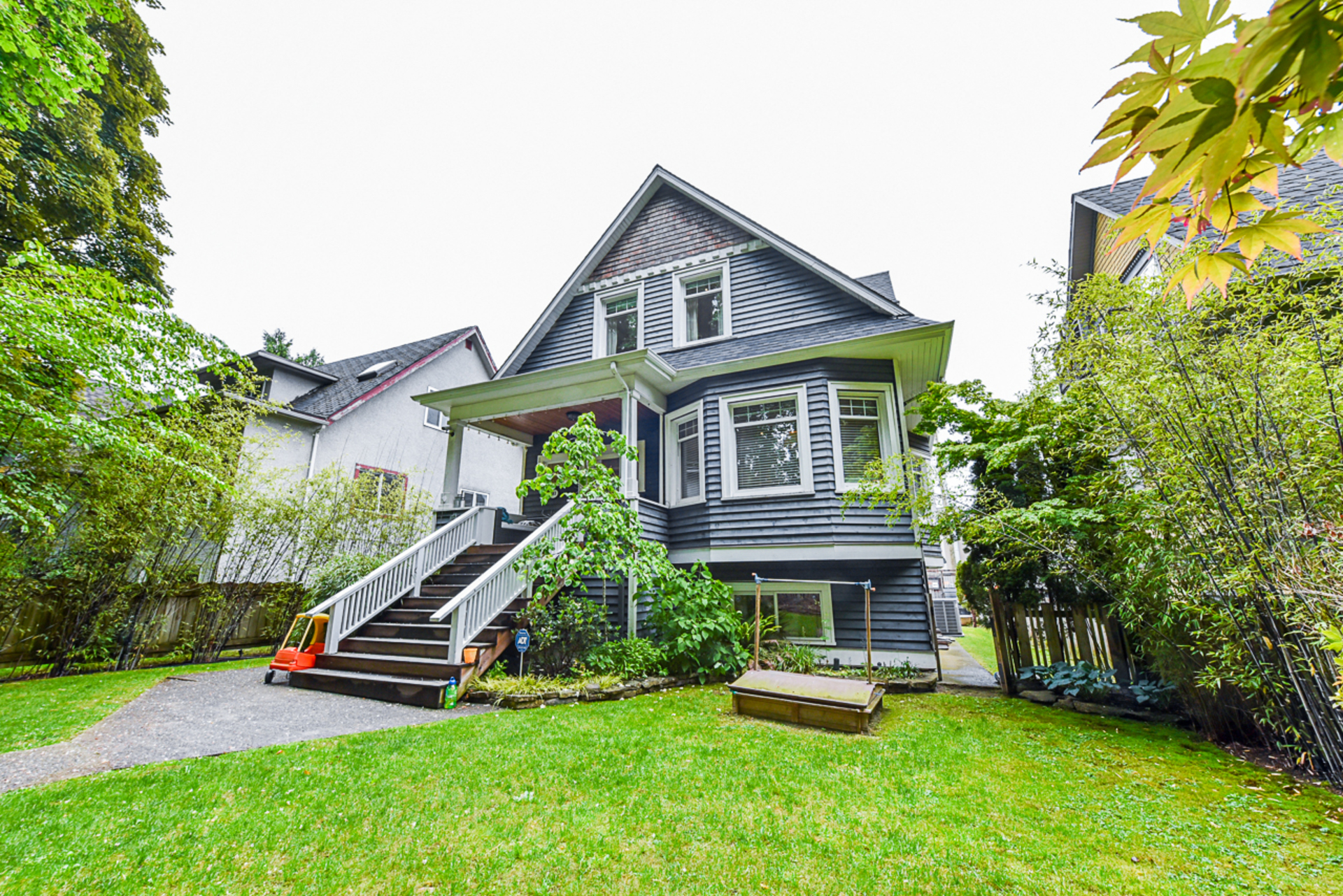 483 East 10th Avenue, Mount Pleasant VE, Vancouver East photo number 1 483 East 10th Avenue, Mount Pleasant VE, Vancouver East photo number 1