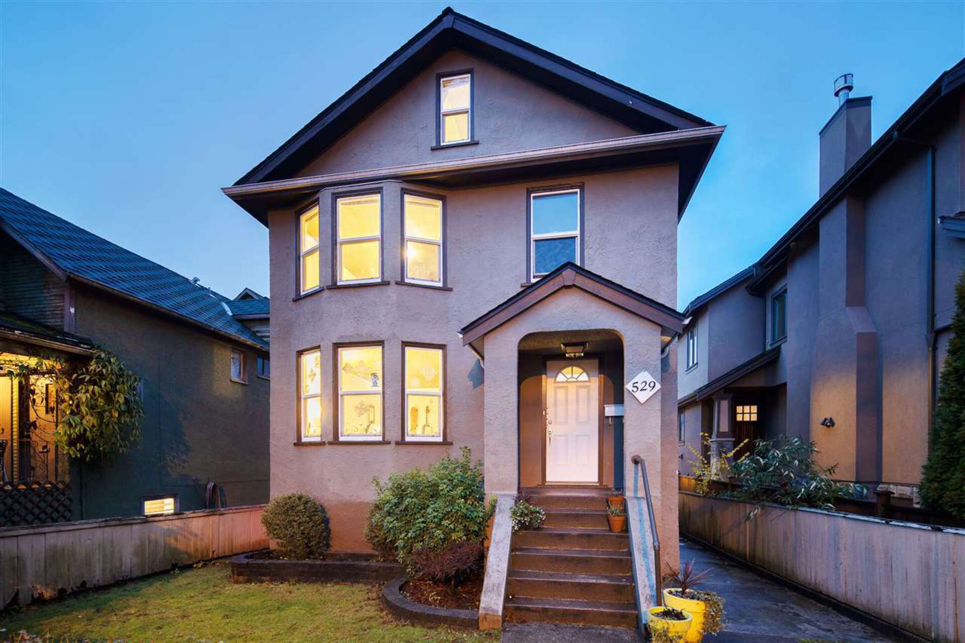 529 E 11th Avenue, Mount Pleasant VE, Vancouver East photo number 1 529 E 11th Avenue, Mount Pleasant VE, Vancouver East photo number 1