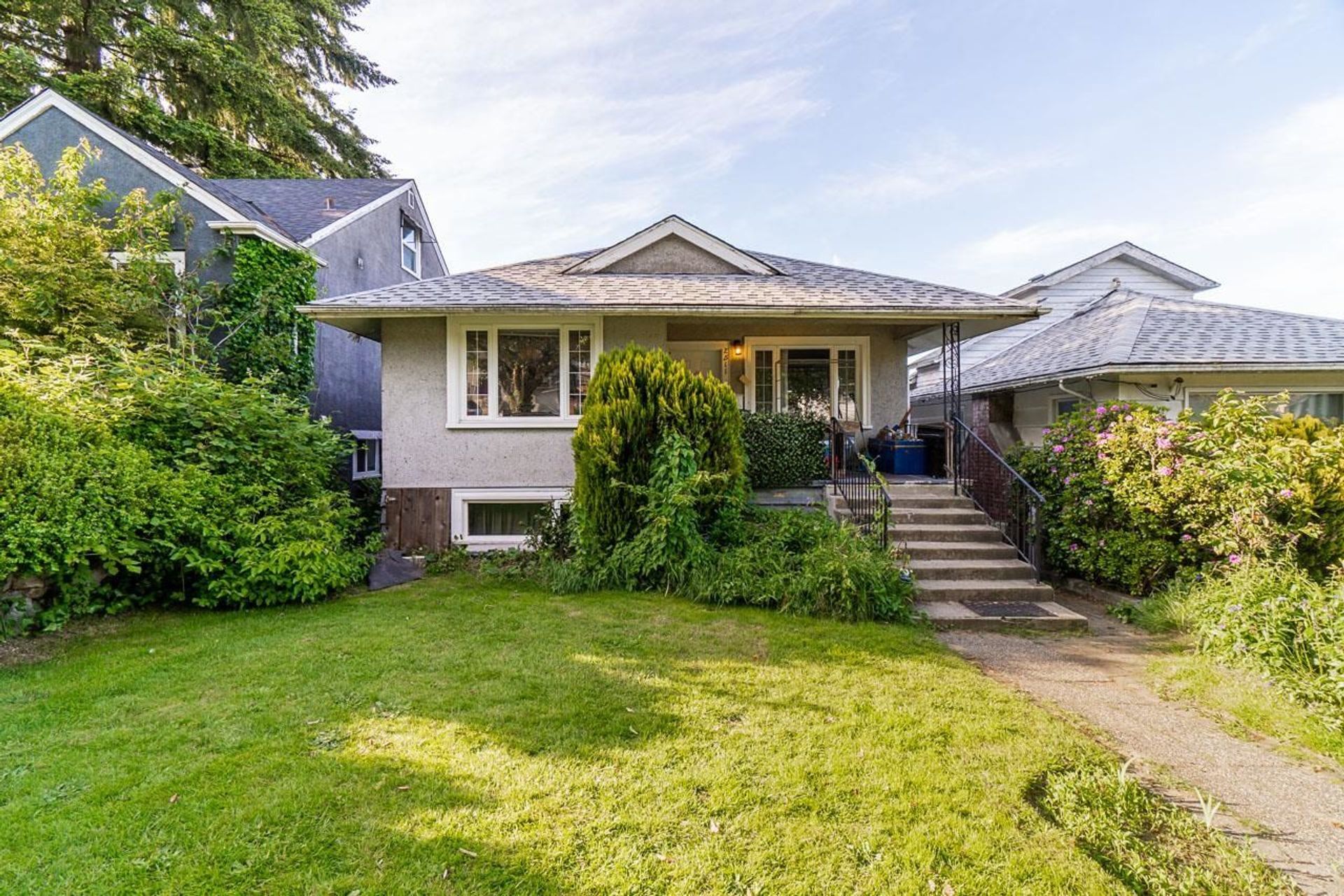 2511 East 28th Avenue, Collingwood VE, Vancouver East photo number 1 2511 East 28th Avenue, Collingwood VE, Vancouver East photo number 1