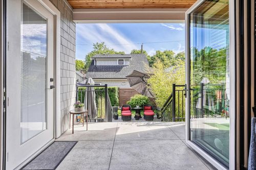 at 366 East 19th Avenue, Main, Vancouver East  at 366 East 19th Avenue, Main, Vancouver East
