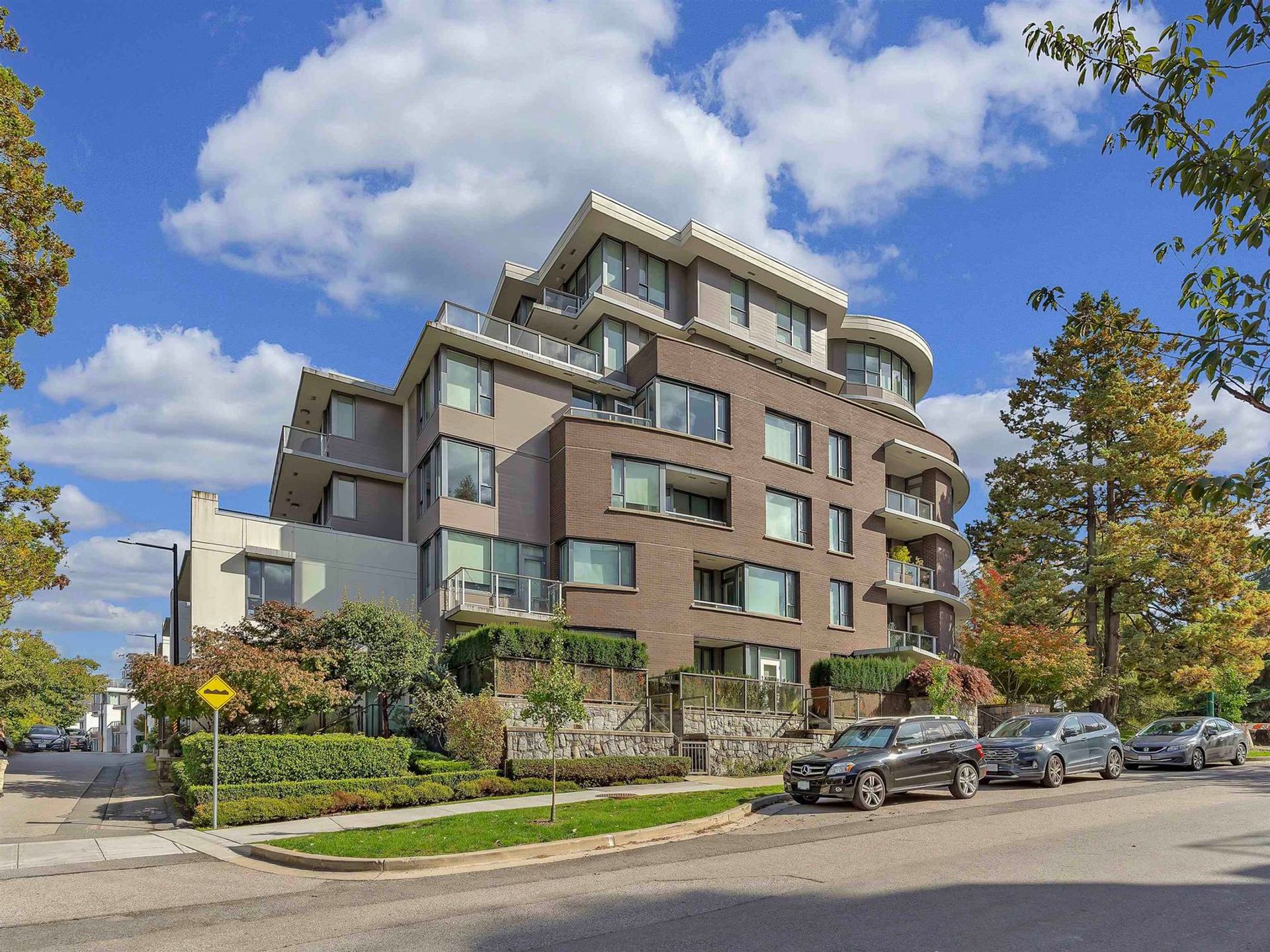 303 - 505 WEST 30th Avenue, Cambie, Vancouver West photo number 1 303 - 505 WEST 30th Avenue, Cambie, Vancouver West photo number 1