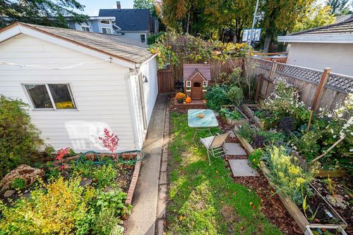 at 142 East 27th Avenue, Main, Vancouver East  at 142 East 27th Avenue, Main, Vancouver East