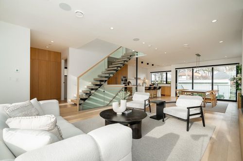  at 365 East 24th Avenue, Main, Vancouver East