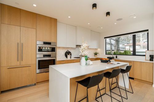  at 365 East 24th Avenue, Main, Vancouver East